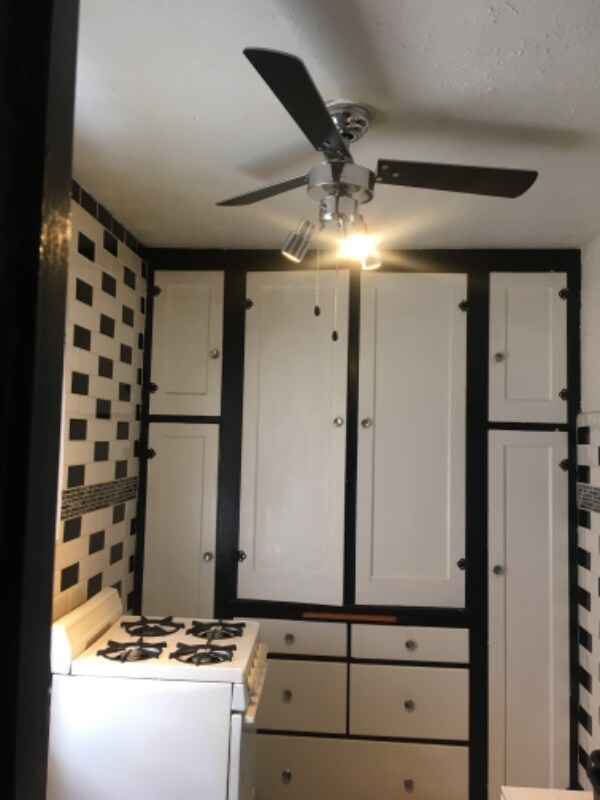 Building Photo - 236 W Broadway St