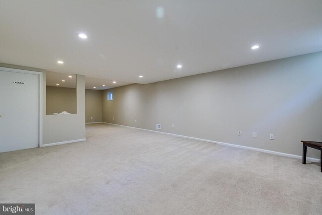 Building Photo - 12010 Sugarland Valley Dr