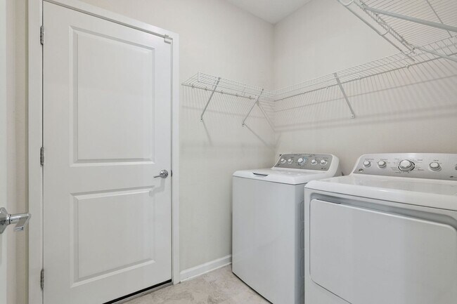 Building Photo - Spacious and Modern 5 Bedroom Home in Gated Arden Park North