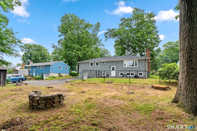 Building Photo - 128 Forest Dr