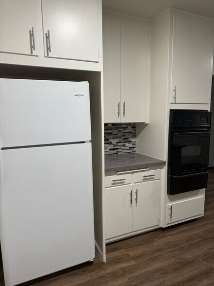 Building Photo - 1339 N Hobart Blvd