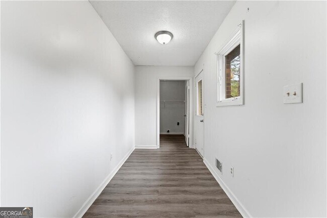 Building Photo - 2130 Fieldstone View Ct SE