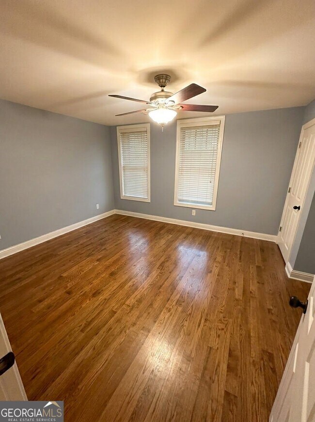 Building Photo - 1602 Chatterton Ct NE