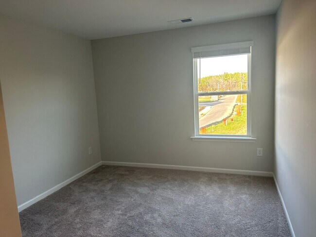 Building Photo - Spacious 3BR Townhome in Durham Near RTP, RDU & Downtown