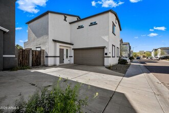 Building Photo - 1013 E Odeum Ln