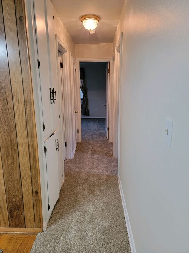 Building Photo - 3 Bedroom, 1 bath S Tacoma Home!