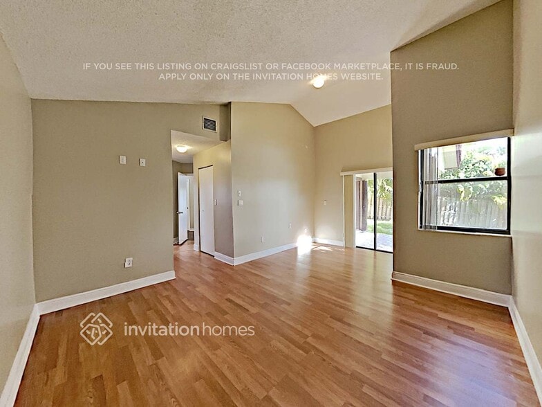 Building Photo - 260 SW 113th Terrace