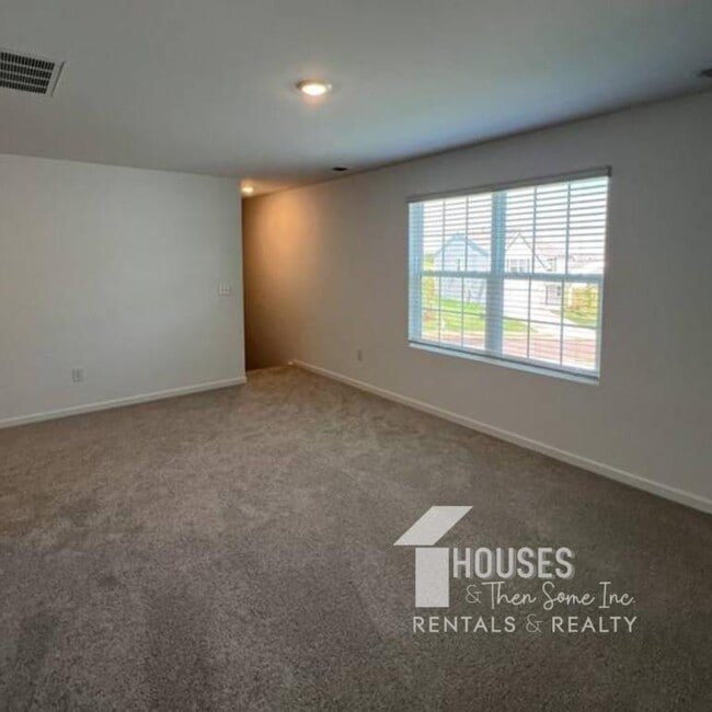Building Photo - 716 Coromandel Dr