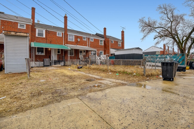 Building Photo - 8413 Kavanagh Rd