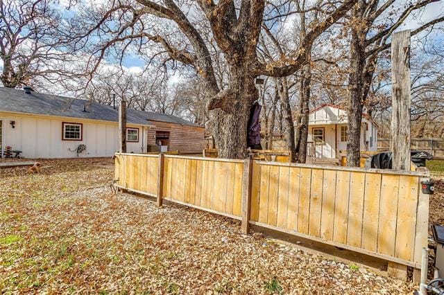 Building Photo - 1809 Whispering Oaks St