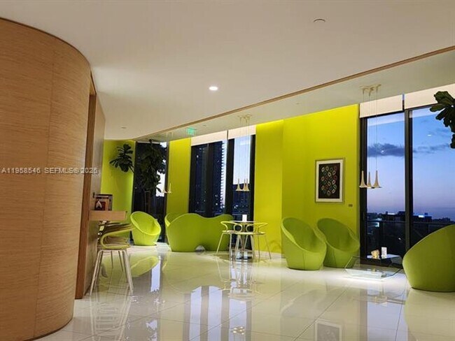 Building Photo - 501 NE 31st St