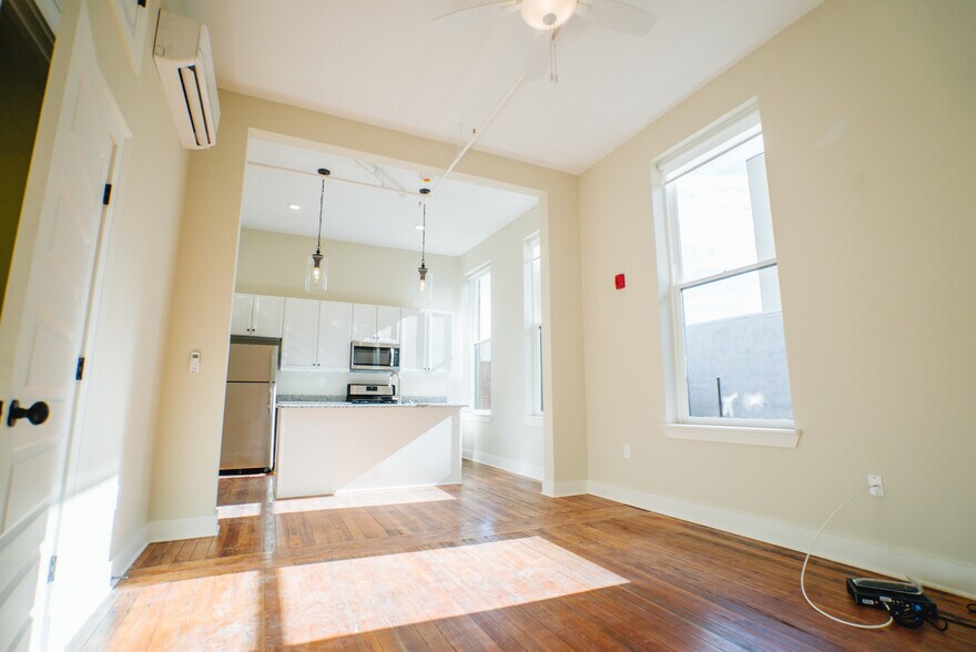 Building Photo - 520 Mulberry St