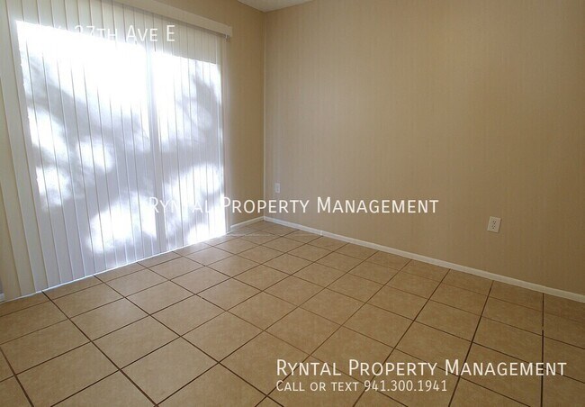 Building Photo - 1604 27th Ave E