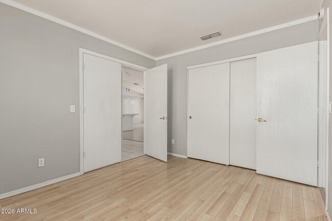 Building Photo - 2243 E Edna Ave