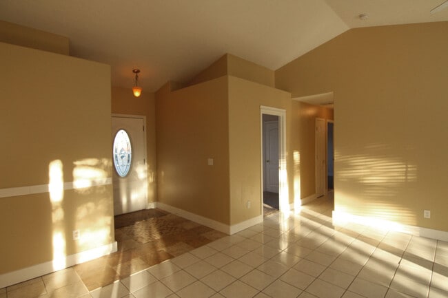 Building Photo - 3BR 2BA Contemporary Living - Meridian