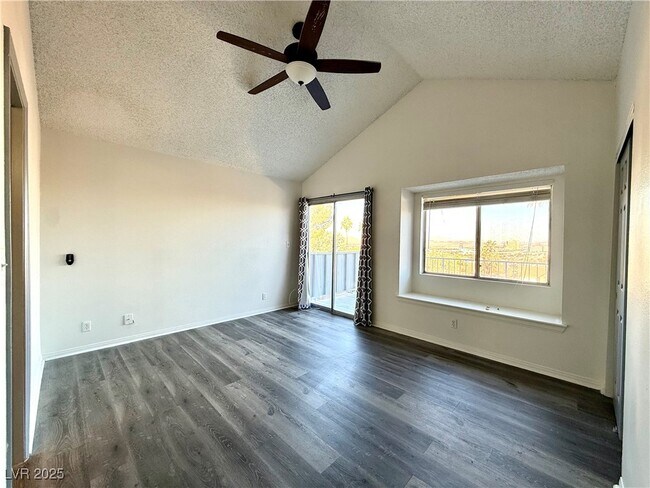 Building Photo - 1663 Duarte Dr