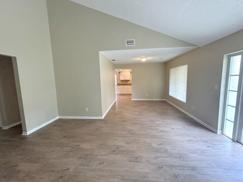 Building Photo - 503 Hillside Ct