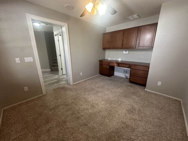 Building Photo - LYONS GATE COMMUNITY, 3PLUS DEN TWO STORY ...