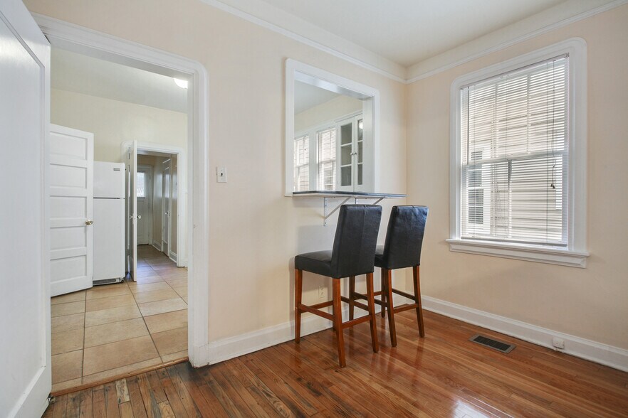 Building Photo - 2102 S Carrollton Ave
