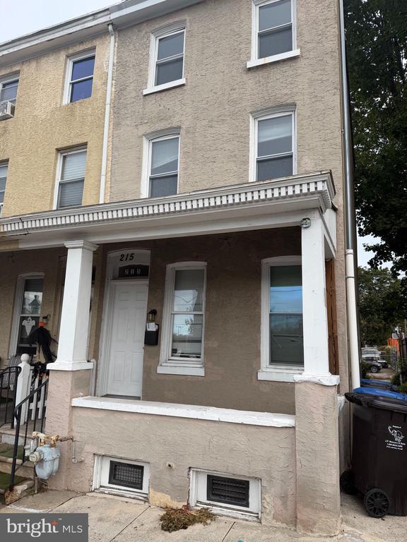 Building Photo - 215 W Airy St