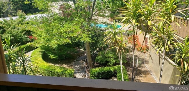 Building Photo - 1736 Woodland Ave