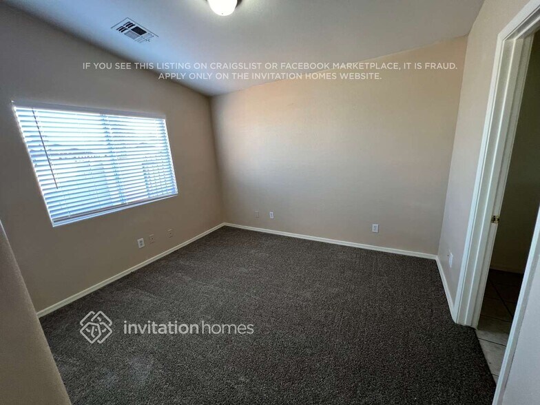 Building Photo - 5703 N 67th Dr