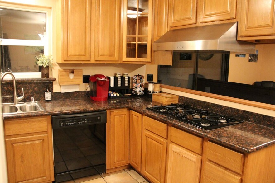 Building Photo - 40 Elysian Fields Dr