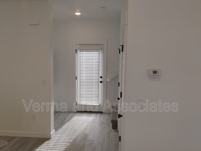 Building Photo - 841 Ventnor Ave