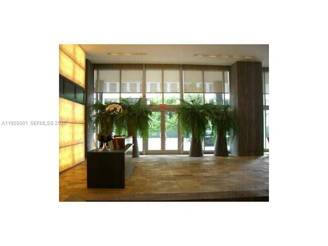 Building Photo - 500 Brickell Ave