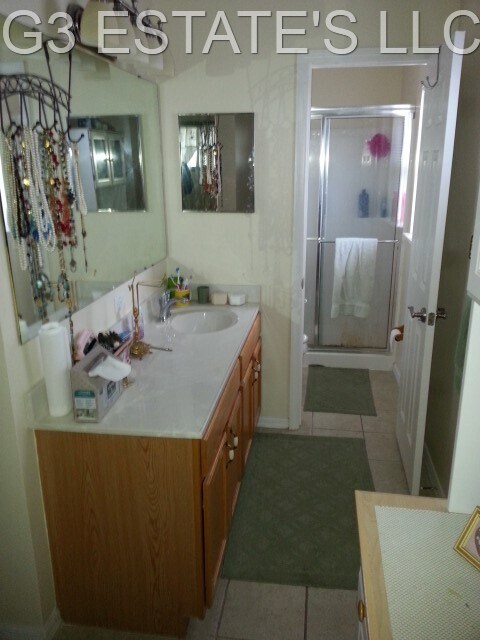 Building Photo - 5002 Strada Dr