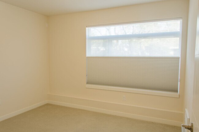 Building Photo - 3Bd/2.5Ba Seattle Townhouse