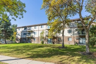 Building Photo - Pine Pointe Apartments