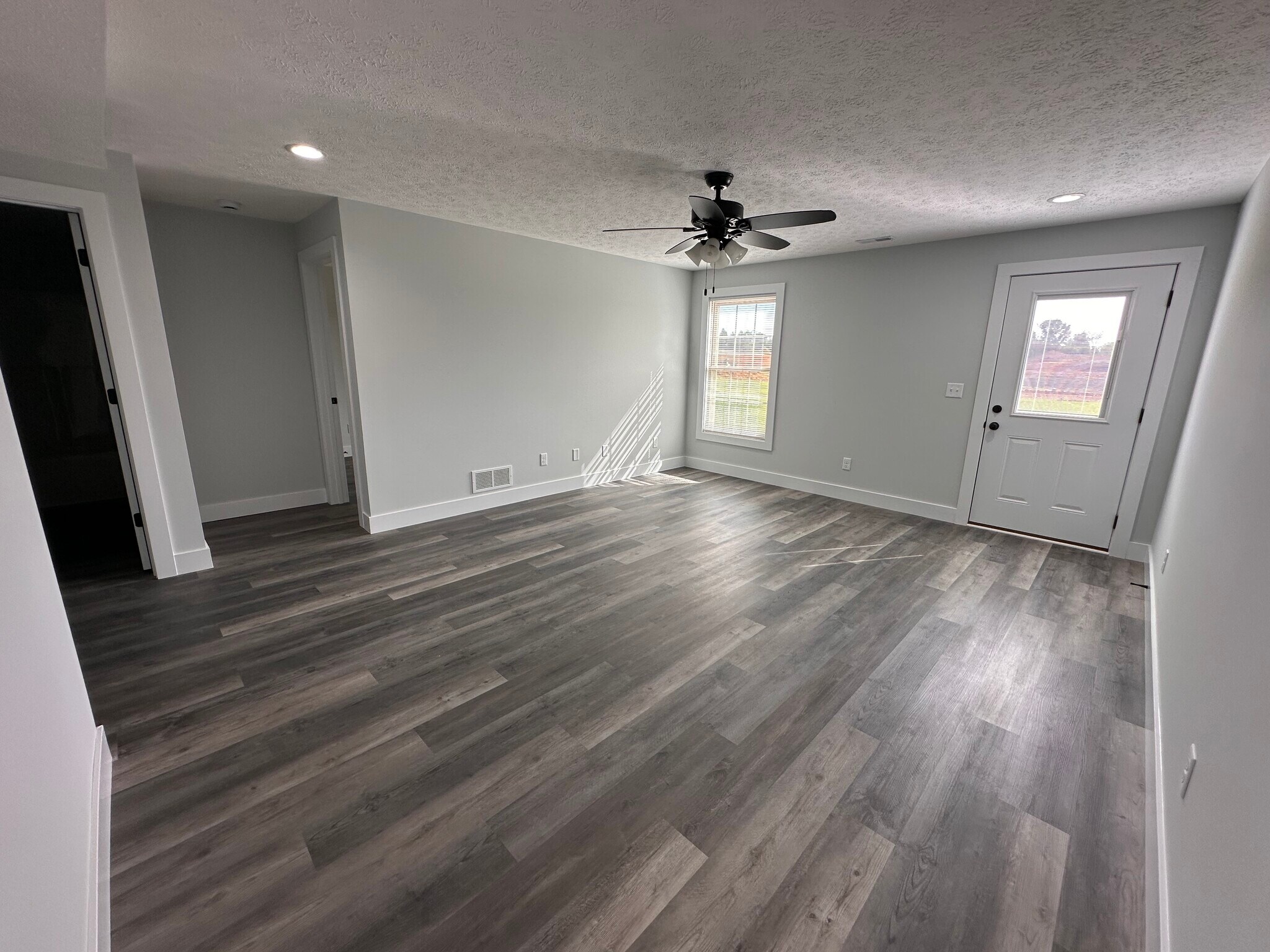Building Photo - 824 Otter Creek Rd