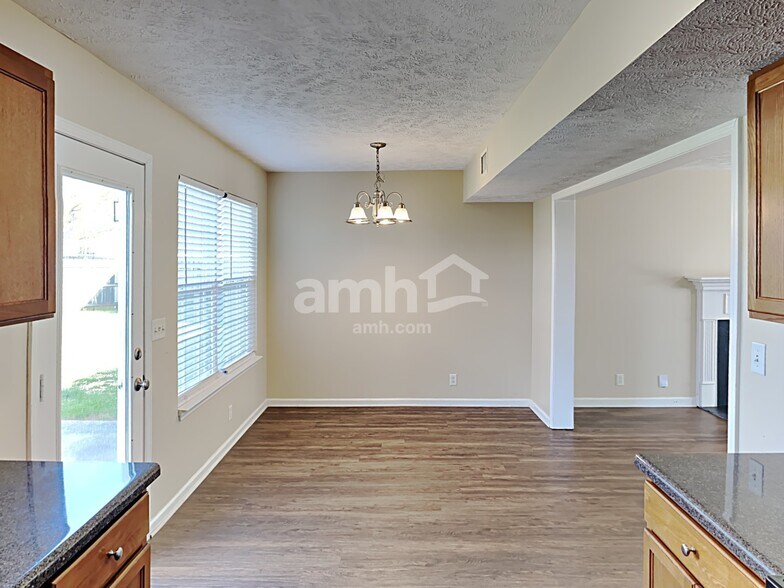 Building Photo - 3044 Donard Ct