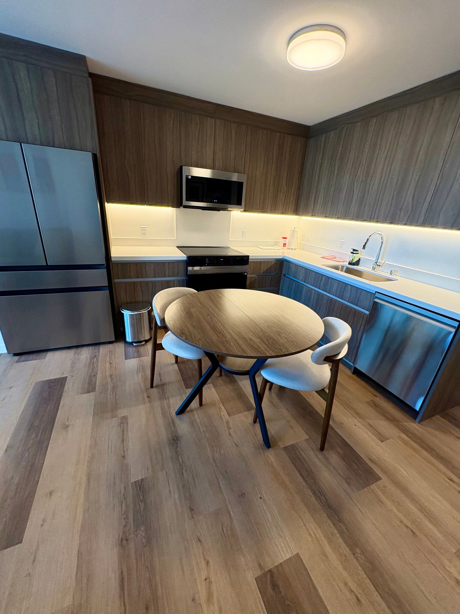 Kitchen - 1515 Liona St