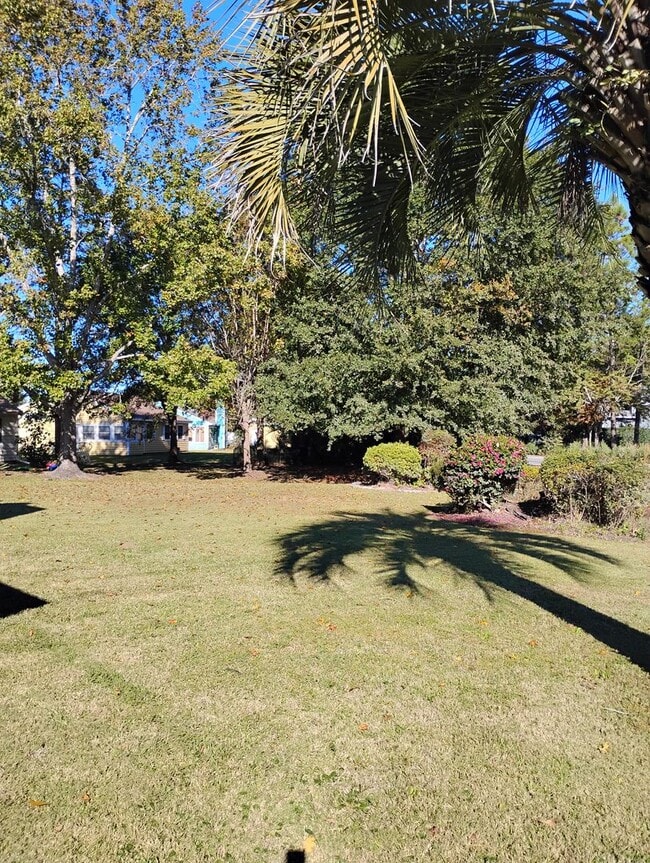 Building Photo - Gleneagles Drive