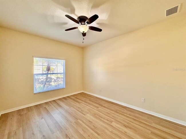 Building Photo - 610 15th Ave NW