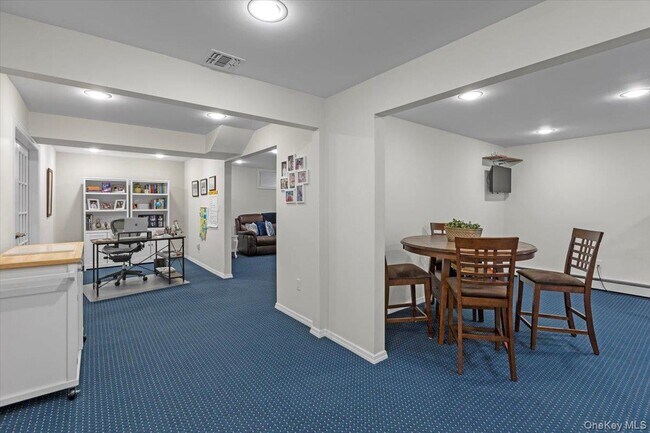 Building Photo - 35 Auden Ave