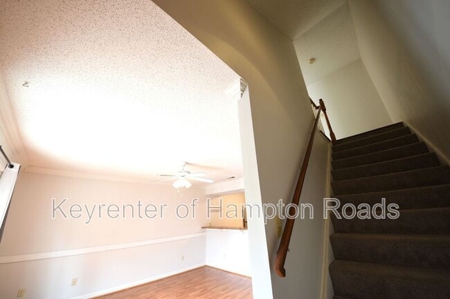 Building Photo - 20 Academy Ln
