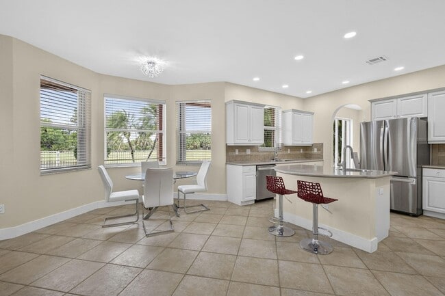 Building Photo - 1724 Annandale Cir