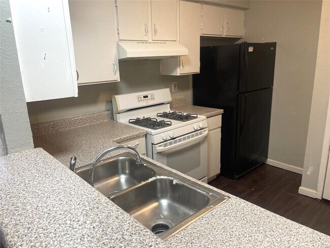 Building Photo - 2200 Tabor Ct