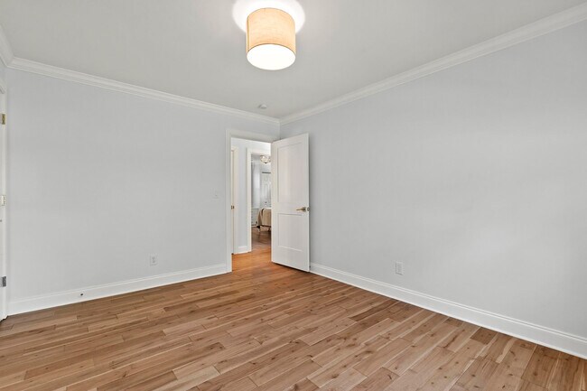 Building Photo - 4820 Powers Ferry Rd NW