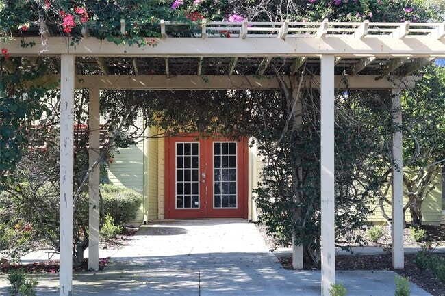 Building Photo - 3756 Idlebrook Cir