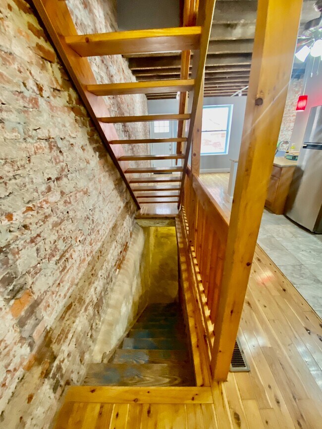 Building Photo - 2027 S Watts St.