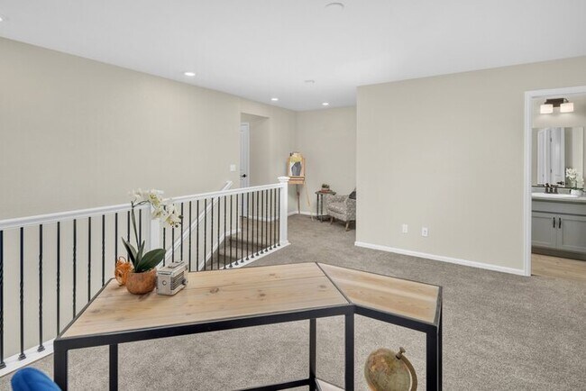 Building Photo - Off-The-Charts Incredible Collier Hill Home