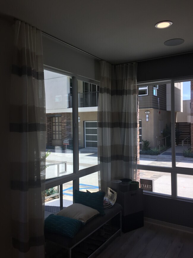 Building Photo - 826 Brickyard Ln