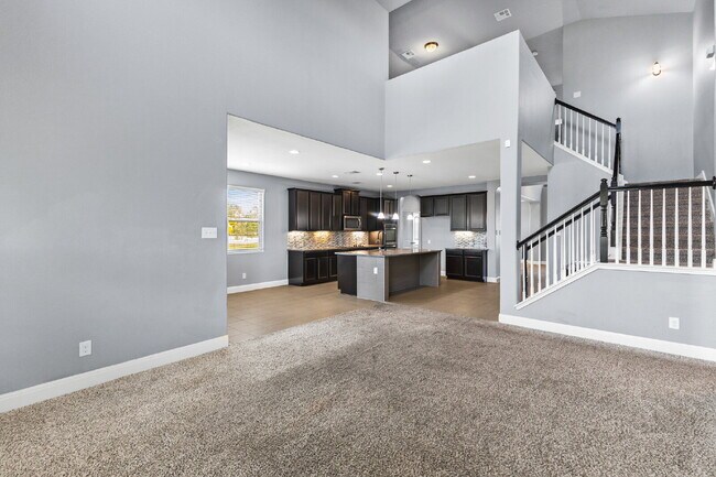 Building Photo - 10106 Macarthur Way