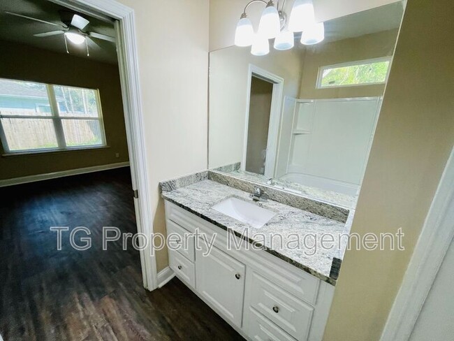 Building Photo - 6633 Osceola St