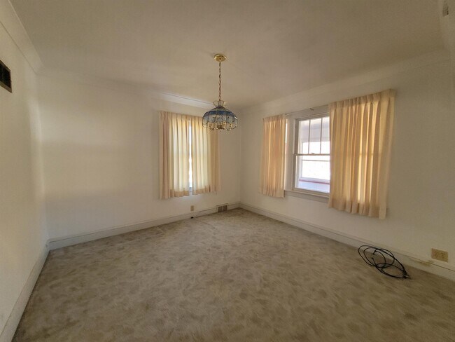 Building Photo - E9212 WI-85