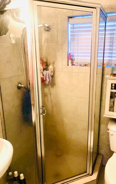 Bathroom - 220 Meridian Ave